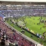 Horror En M Xico Batalla Campal Entre Hinchas De Quer Taro Y Atlas Y